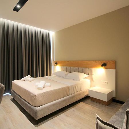 F&J Hotel Саранде Екстериор снимка