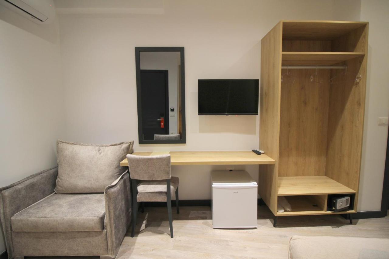 F&J Hotel Саранде Екстериор снимка