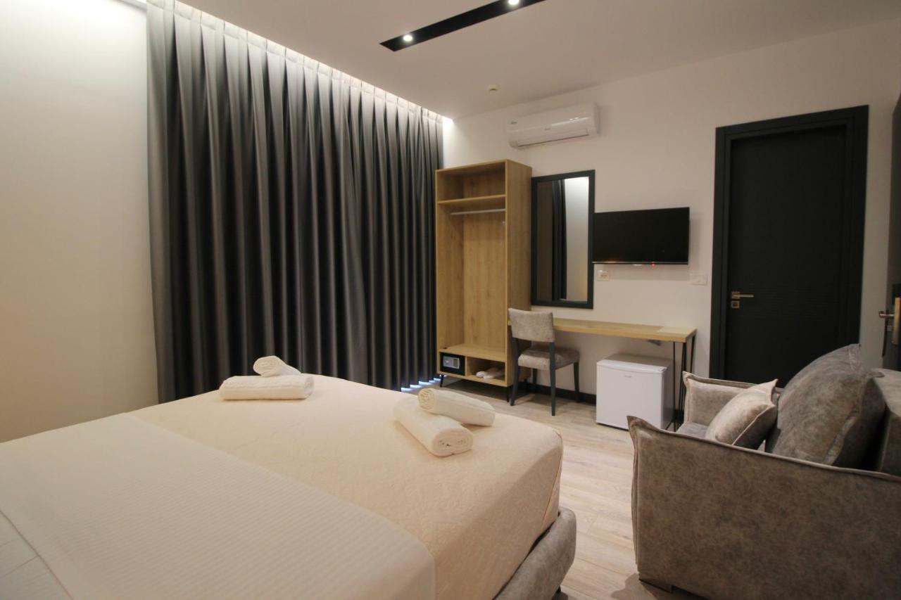 F&J Hotel Саранде Екстериор снимка