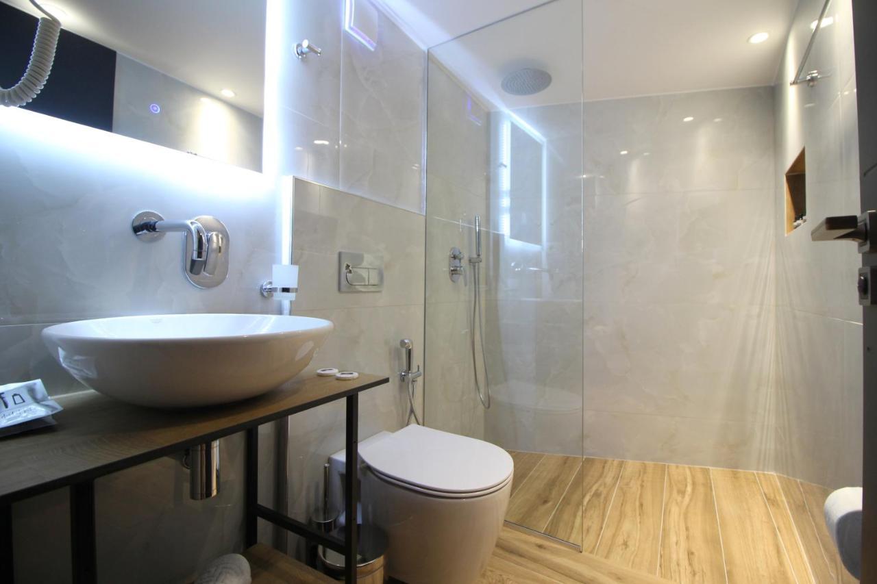 F&J Hotel Саранде Екстериор снимка