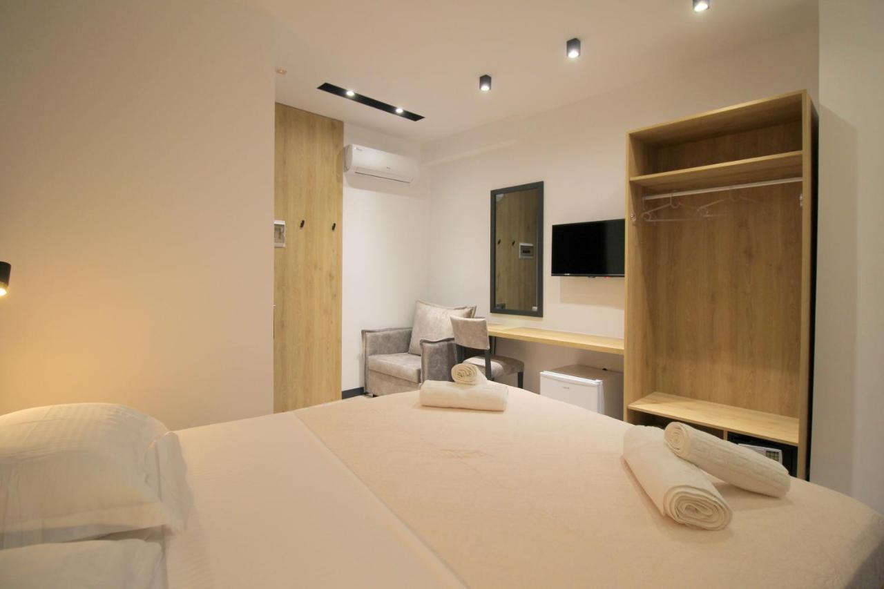 F&J Hotel Саранде Екстериор снимка