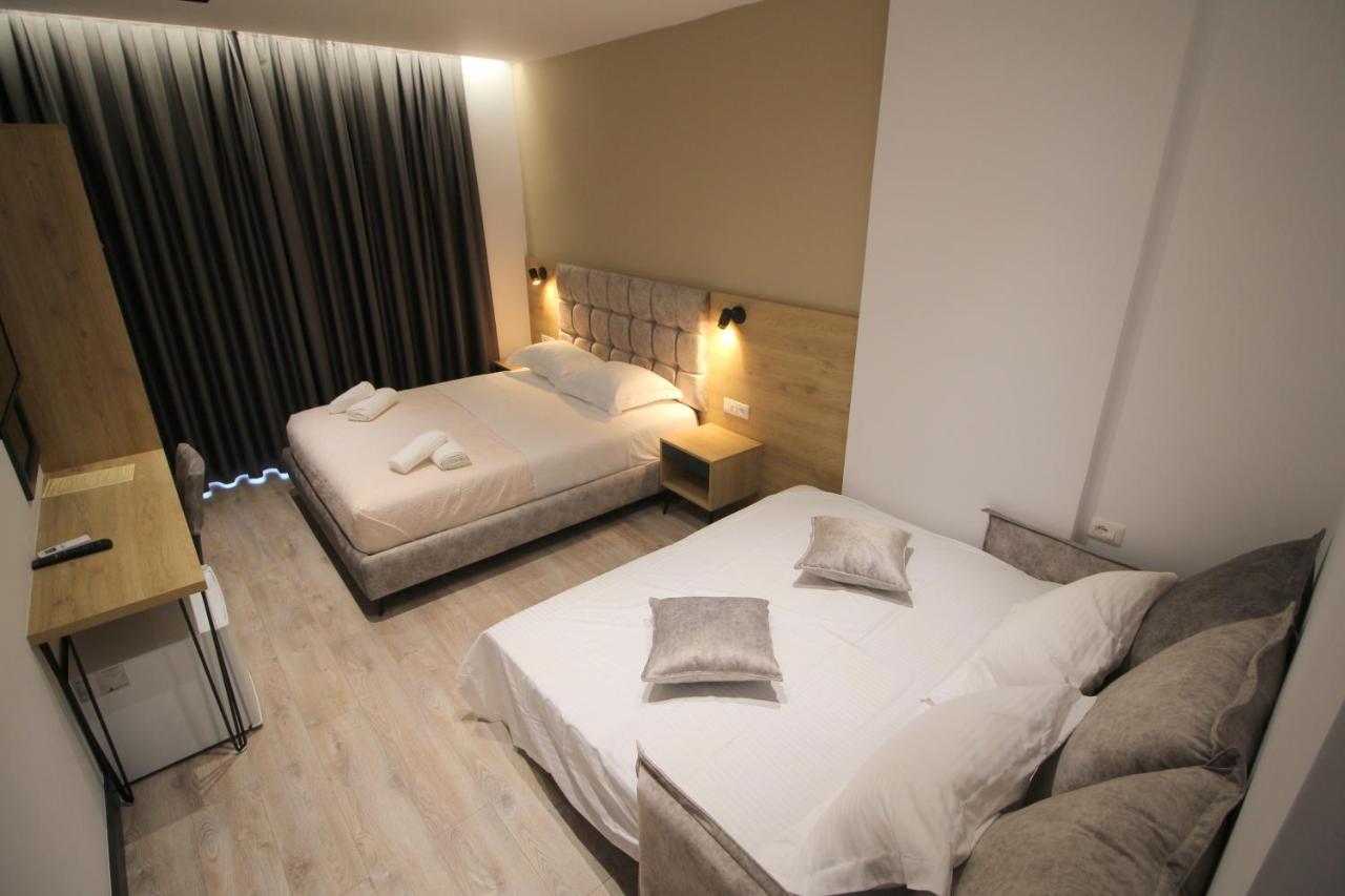 F&J Hotel Саранде Екстериор снимка