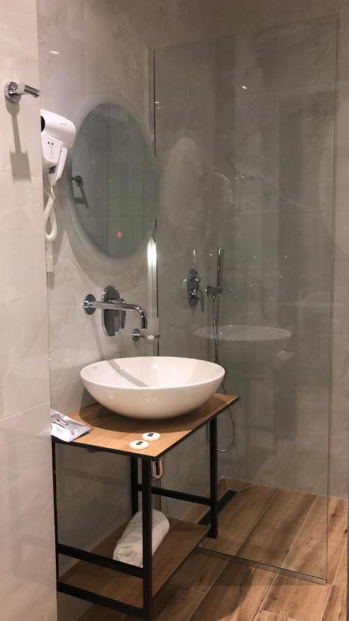 F&J Hotel Саранде Екстериор снимка