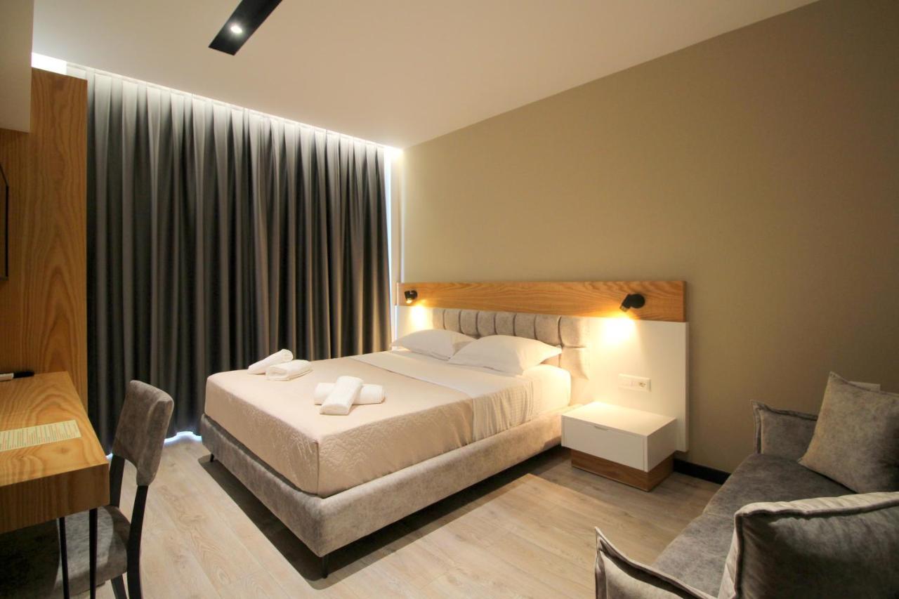 F&J Hotel Саранде Екстериор снимка