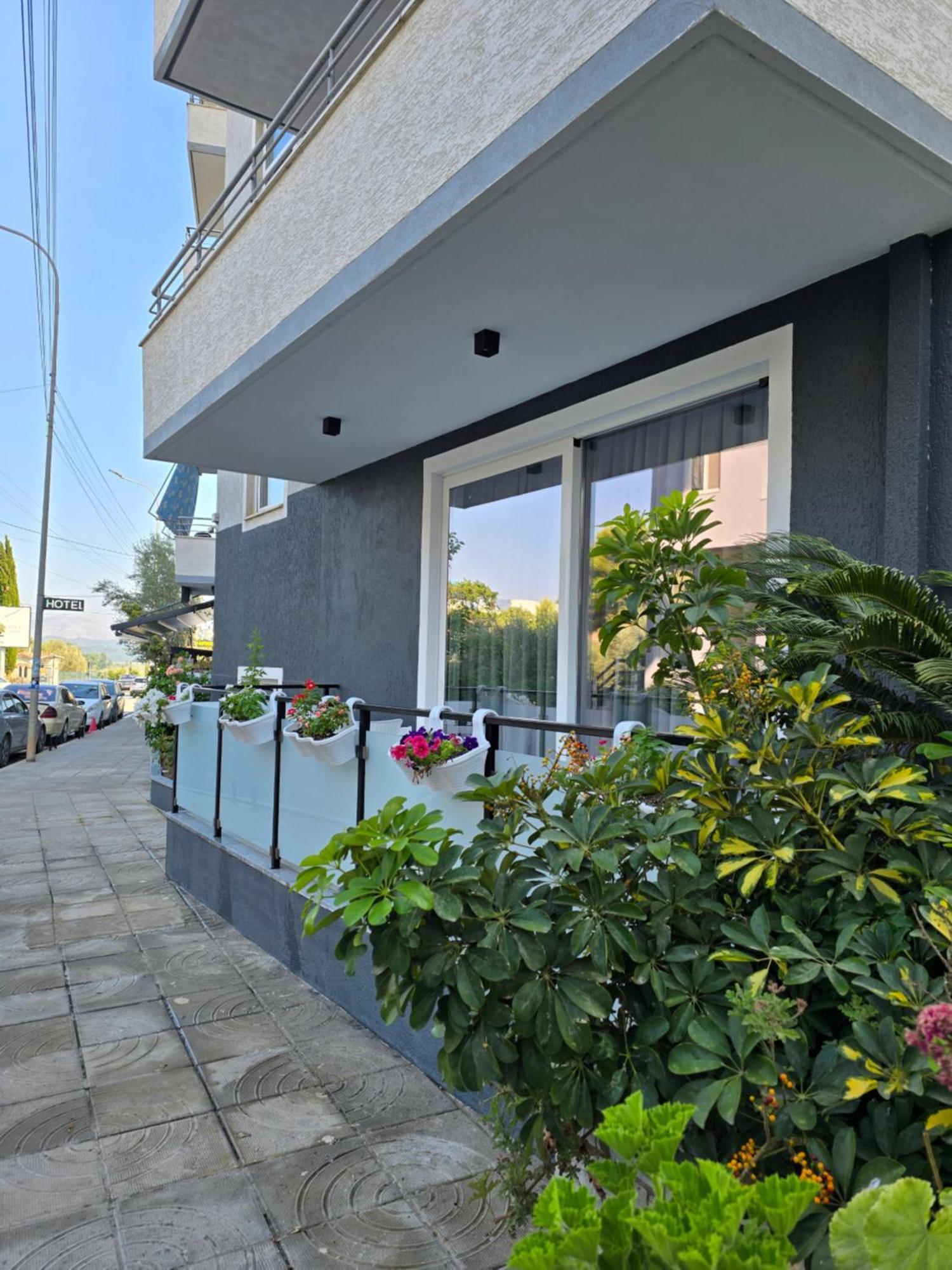F&J Hotel Саранде Екстериор снимка