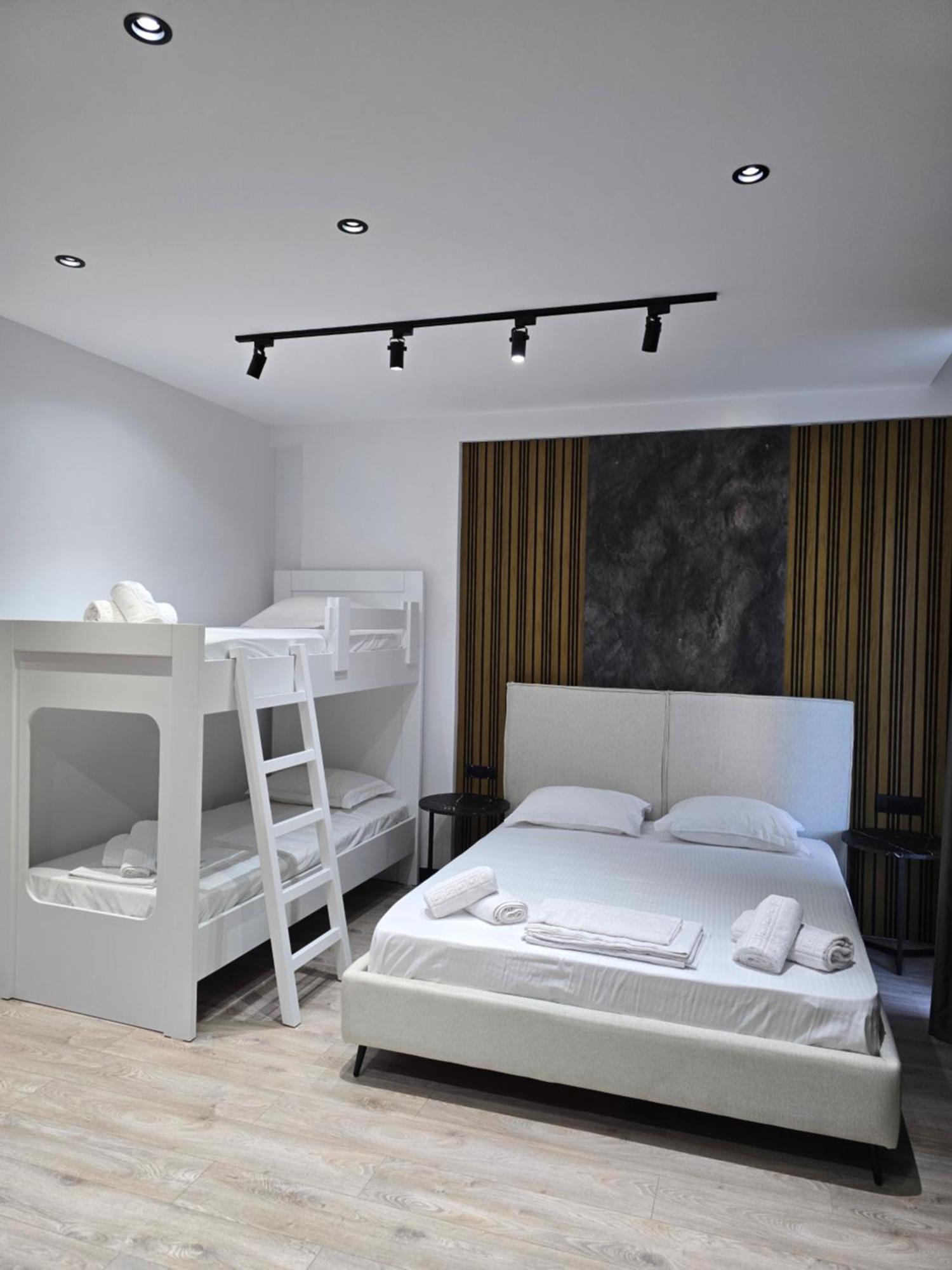 F&J Hotel Саранде Екстериор снимка